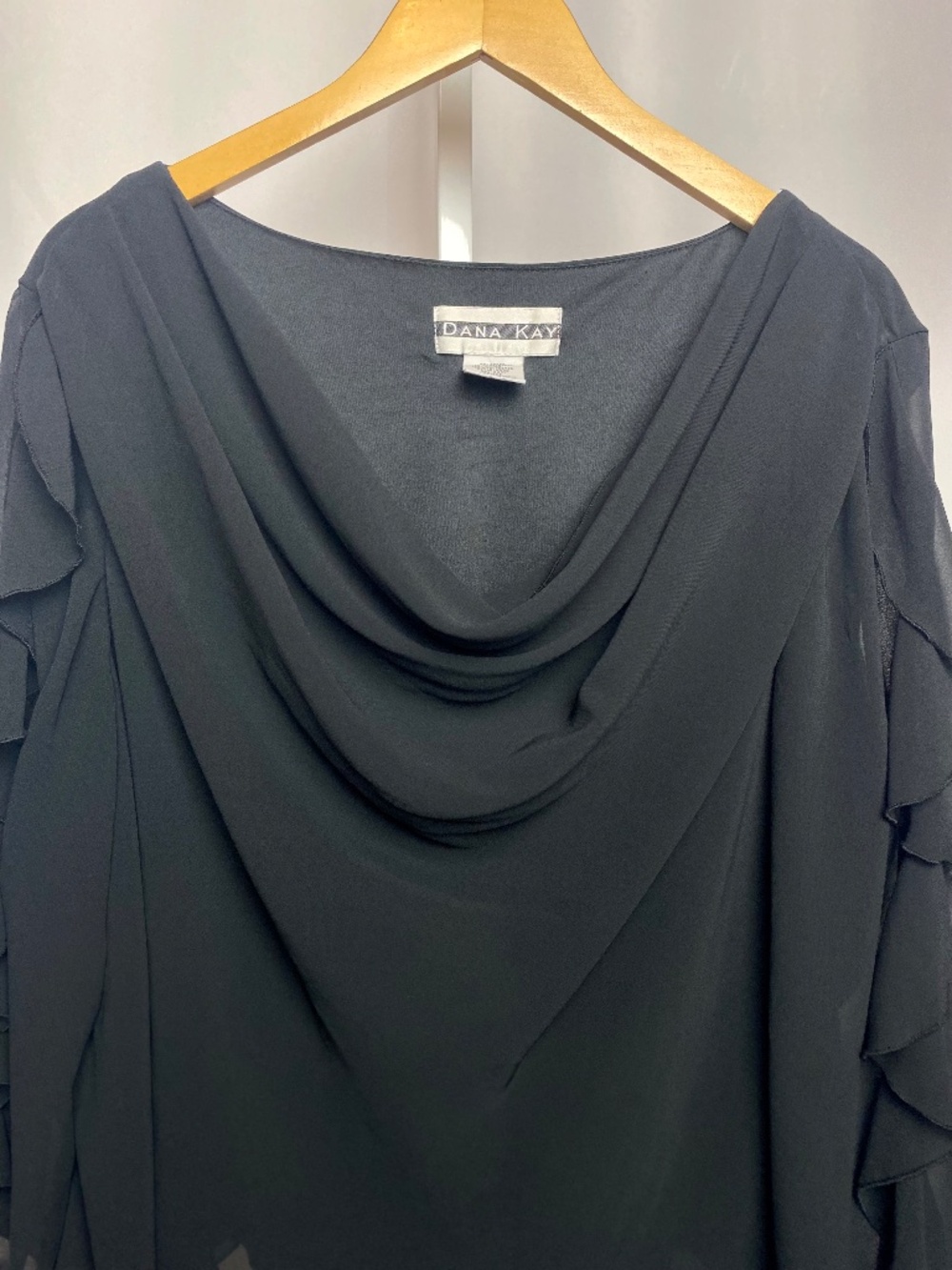 Dana Kay Womenʻs Plus Size Black Draped Cowl Neckline Ruffle Sleeve Blouse 24W - Picture 3 of 8